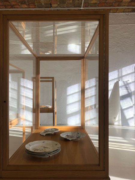 Meissen plates from the von Klemperer Collection (installation view)