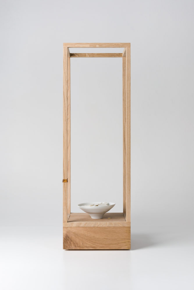 Muet V front view Edmund de Waal