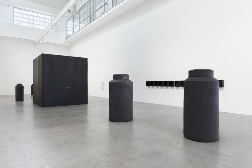 2406 Galerie Max Hetzler31267 photo def image