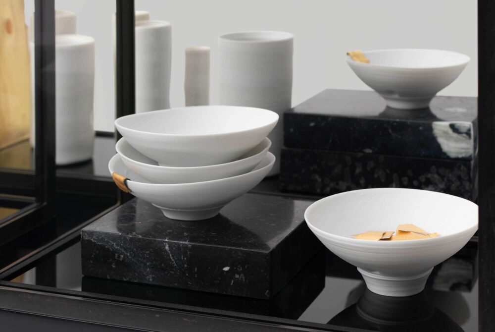 EDW arcanum 2025 black vitrine detail 2