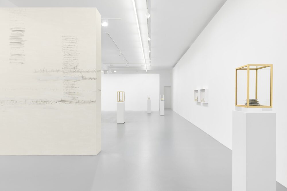 Installation view Edmund de Waal Goethestrasse photo def image 12