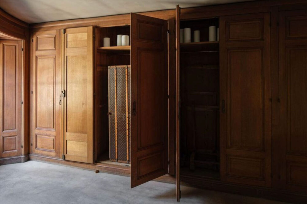 Edmund de Waal writing on storytelling