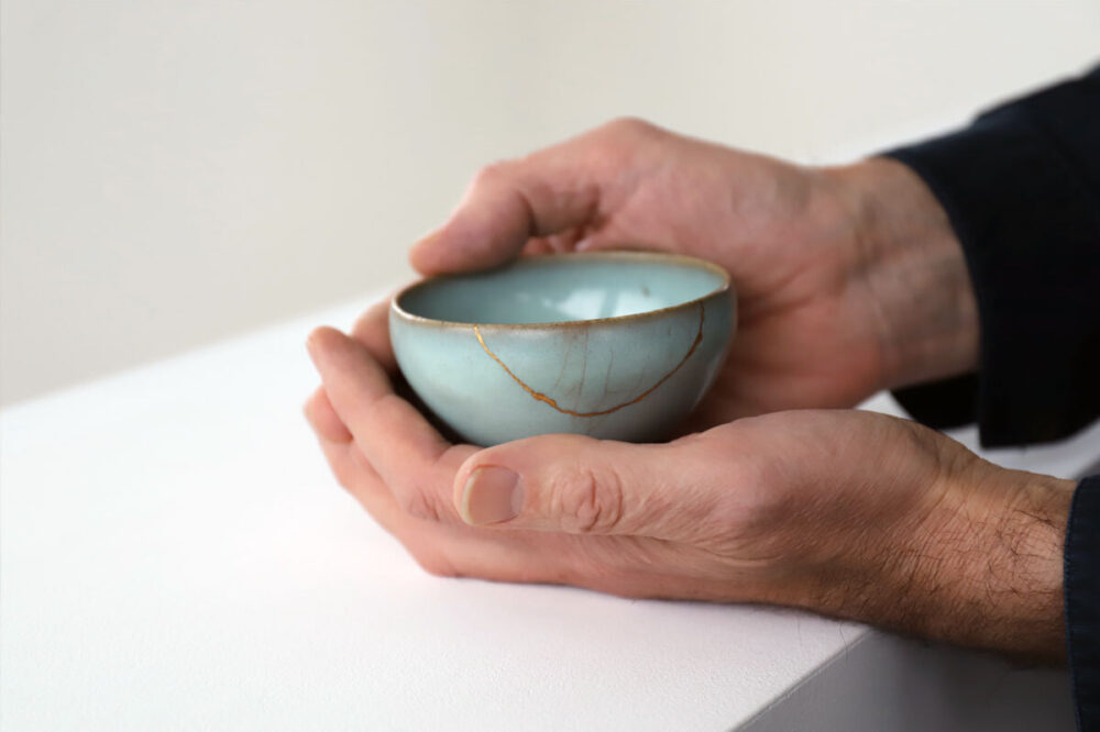 Edmund de Waal writing on tact